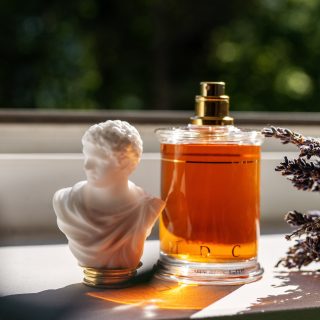 Queen Goldskin Ramon Molvizar: Pure Spanish Extravaganza